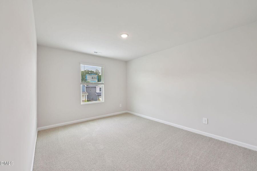 27-web-or-mls-Oak Manor - Raleigh - 716