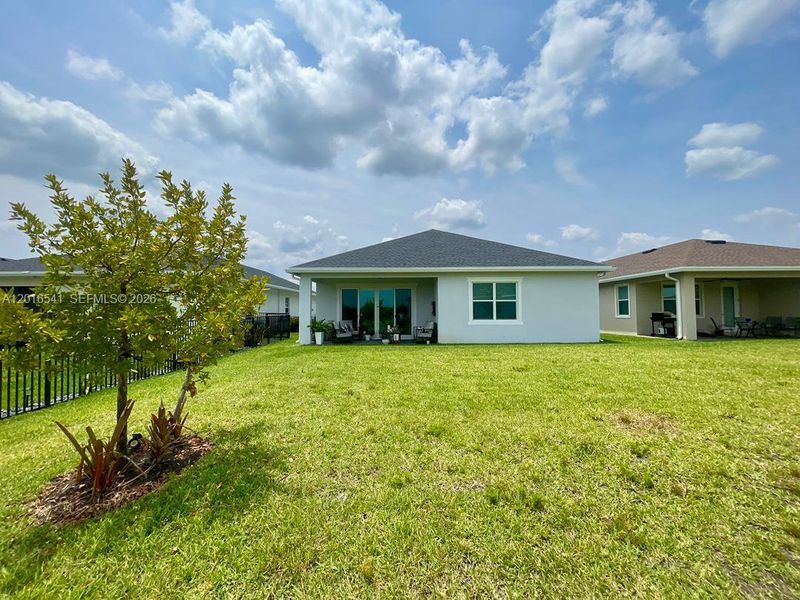 Exterior details and patio area of a home in , Port St. Lucie (Image 24).