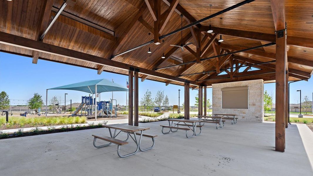 Community amenities in Carillon, Manor (Image 19).