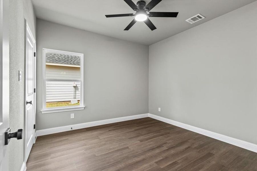 Spacious, unfurnished interior of a new home in , Granbury (Image 23).