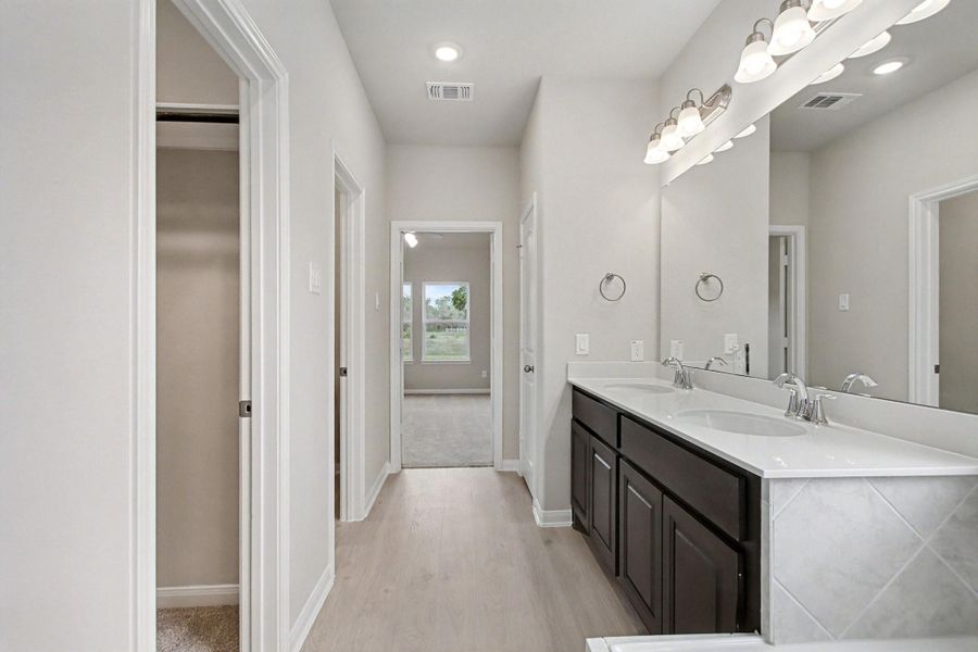 Furnished interior view inside a new home in Columbia Lakes, West Columbia (Image 11).