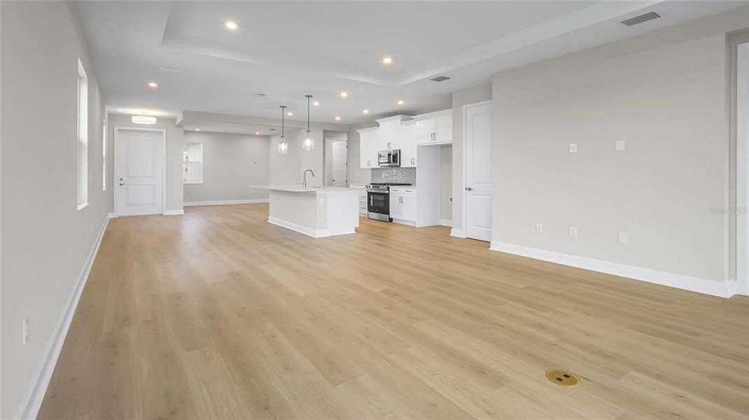 Spacious, unfurnished interior of a new home in Cresswind at Hammock Oaks, Lady Lake (Image 56).
