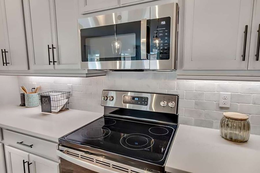 Representative furnished interior of a home built from the Asheville by Paytas Homes in The Reserve at Victoria, Deland (Image 25).
