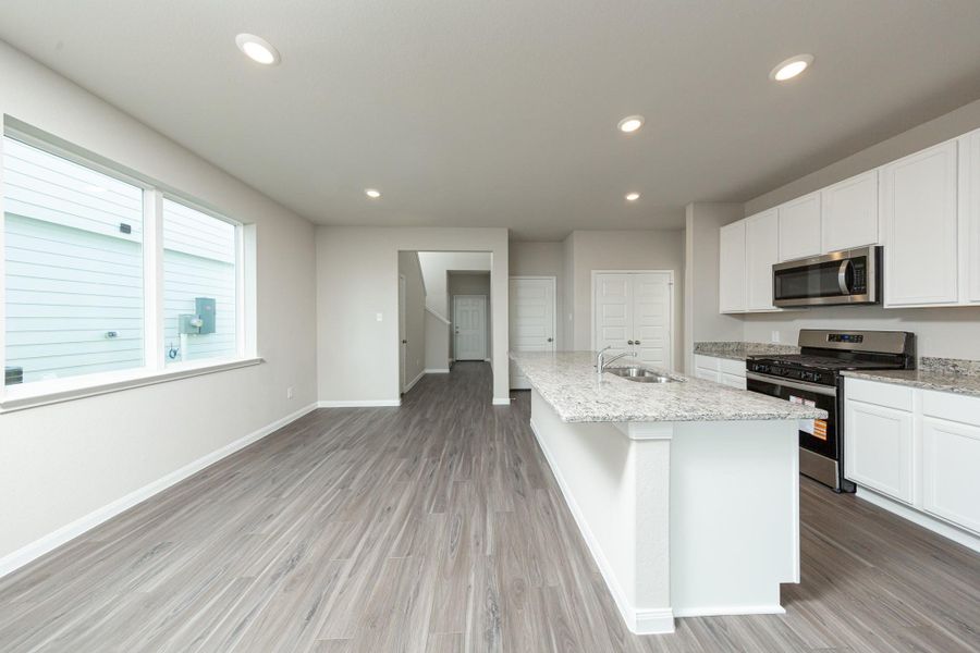 Furnished interior view inside a new home in Cliffstone Hills, Conroe (Image 5). Furnished interior view inside a new home in Cliffstone Hills, Conroe (Image 5).