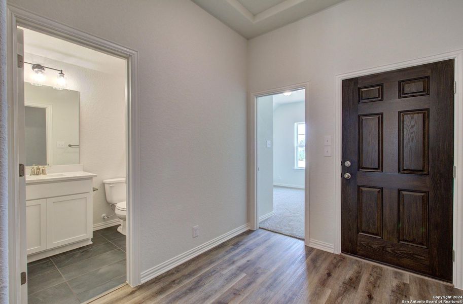 Spacious, unfurnished interior of a new home in , New Braunfels (Image 13).