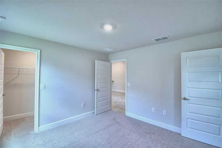 Spacious, unfurnished interior of a new home in Lake Juliana Estates, Auburndale (Image 28).
