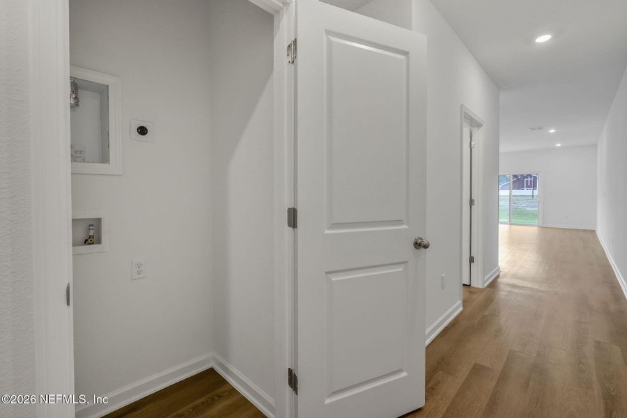 Spacious, unfurnished interior of a new home in , Jacksonville (Image 35).