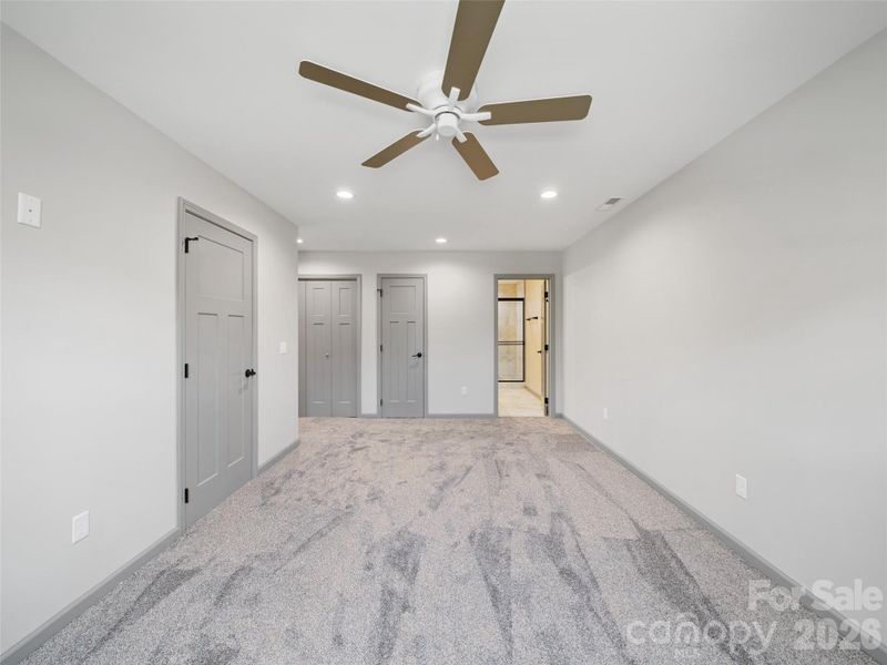 Spacious, unfurnished interior of a new home in , Burnsville (Image 34).