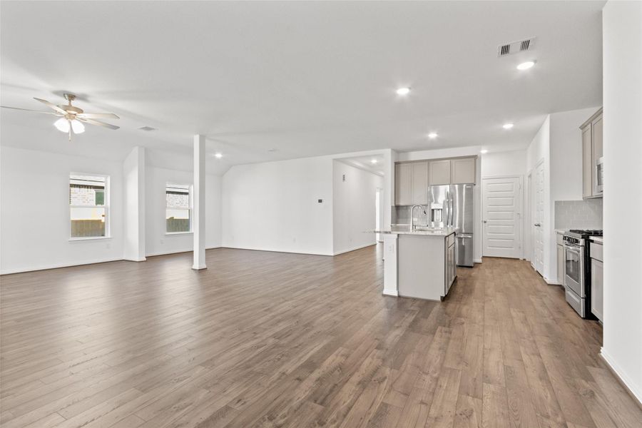 Spacious, unfurnished interior of a new home in Oakwood Estates, Waller (Image 22). Spacious, unfurnished interior of a new home in Oakwood Estates, Waller (Image 22).