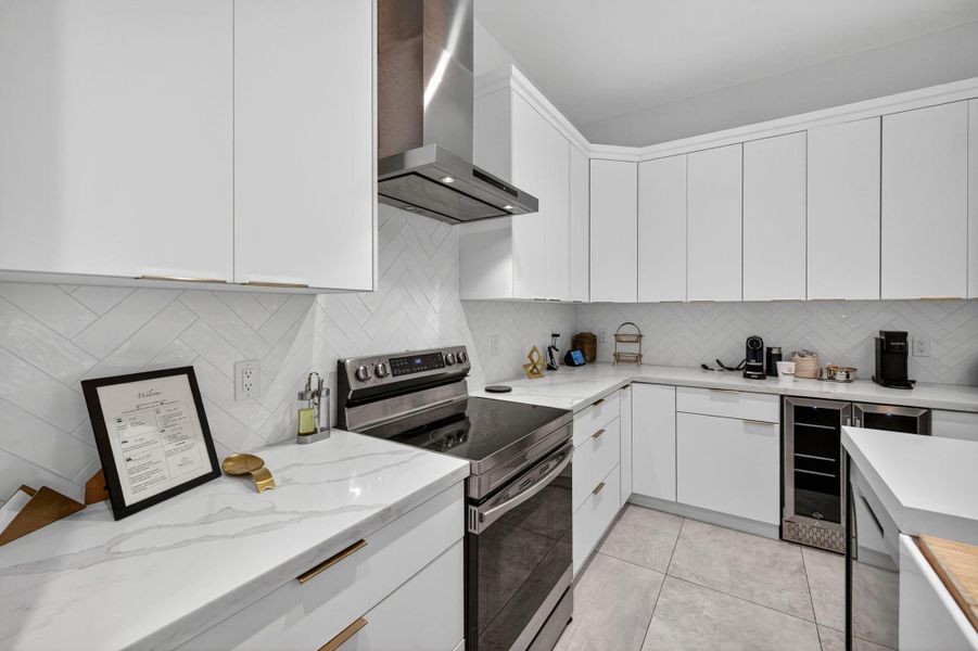 Furnished interior view inside a new home in , Oakland Park (Image 28). Furnished interior view inside a new home in , Oakland Park (Image 28).