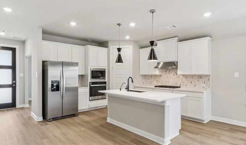 Photo is not of the actual home, but is an inspirational photo of builder’s model home and may depict options, furnishings, and/or decorator features that are not included Photo is not of the actual home, but is an inspirational photo of builder’s model home and may depict options, furnishings, and/or decorator features that are not included