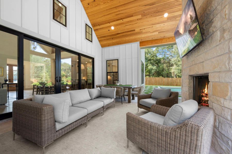 Exterior details and patio area of a home in , Tomball (Image 23).