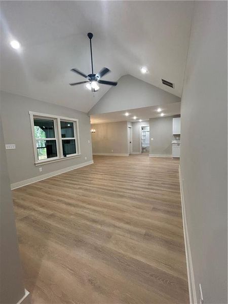 Spacious, unfurnished interior of a new home in , Bremen (Image 11).