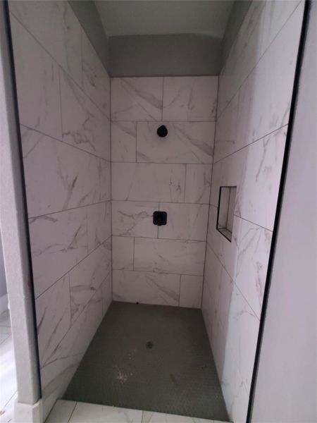 GUEST SUITE SHOWER
