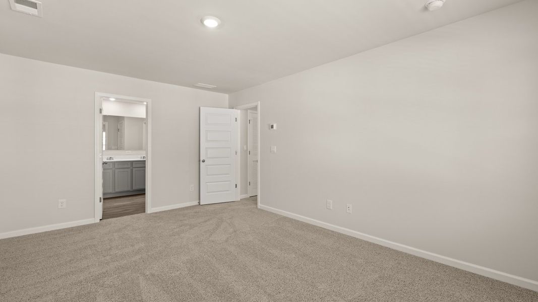 Representative unfurnished interior of a home built from the Plan by D.R. Horton in WillowBrook, Winder (Image 16).