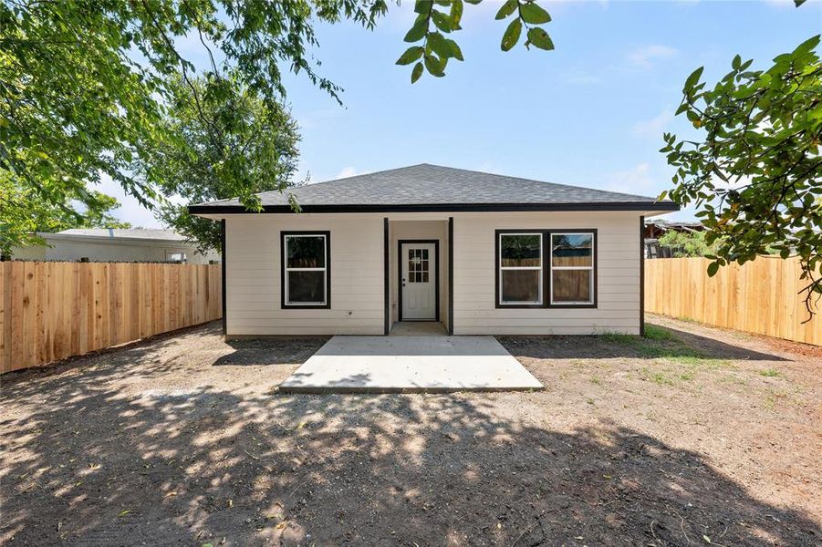 Front exterior of a new home in , Gatesville, TX, highlighting curb appeal (Image 20).