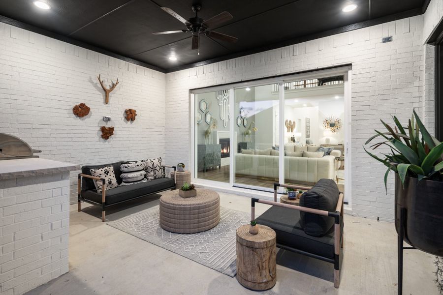 Representative exterior details of a home built from the Eastland by UnionMain Homes in Cambridge Crossing, Celina (Image 4). Representative exterior details of a home built from the Eastland by UnionMain Homes in Cambridge Crossing, Celina (Image 4).