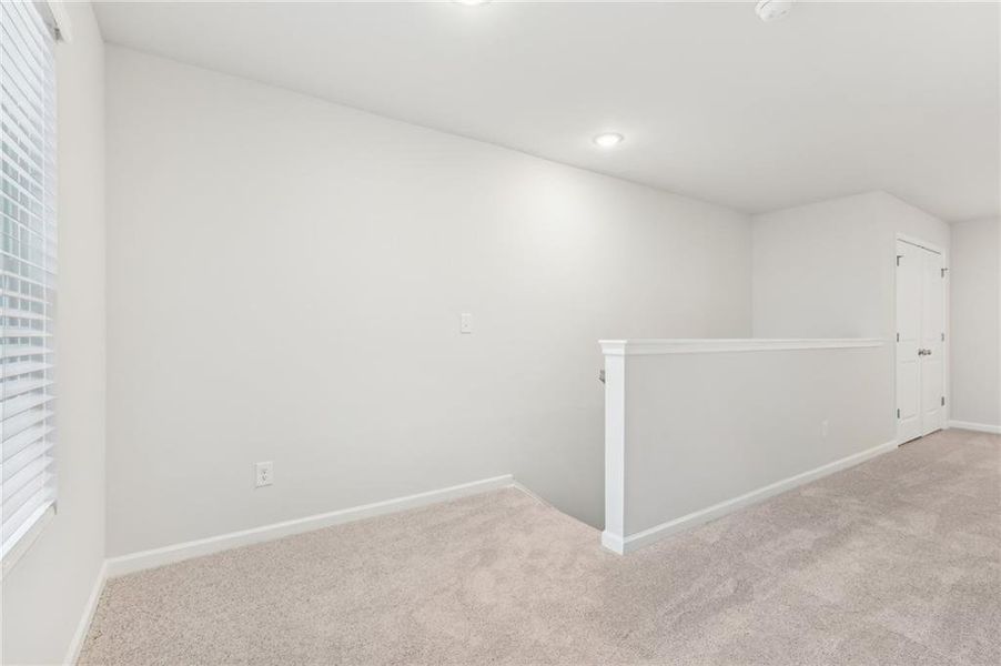 Spacious, unfurnished interior of a new home in Fairview Lake, Conyers (Image 22).