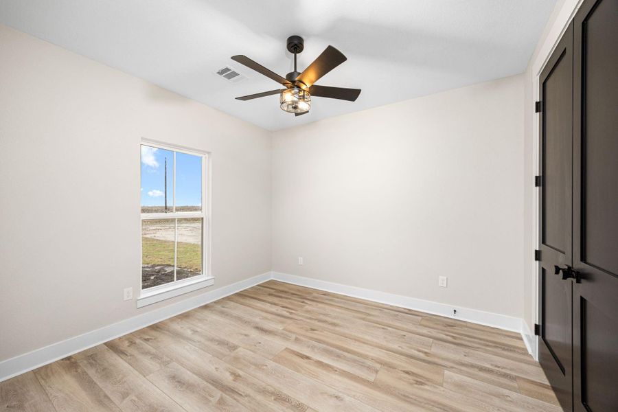 Image 6 of a home in . Image 6 of a home in .