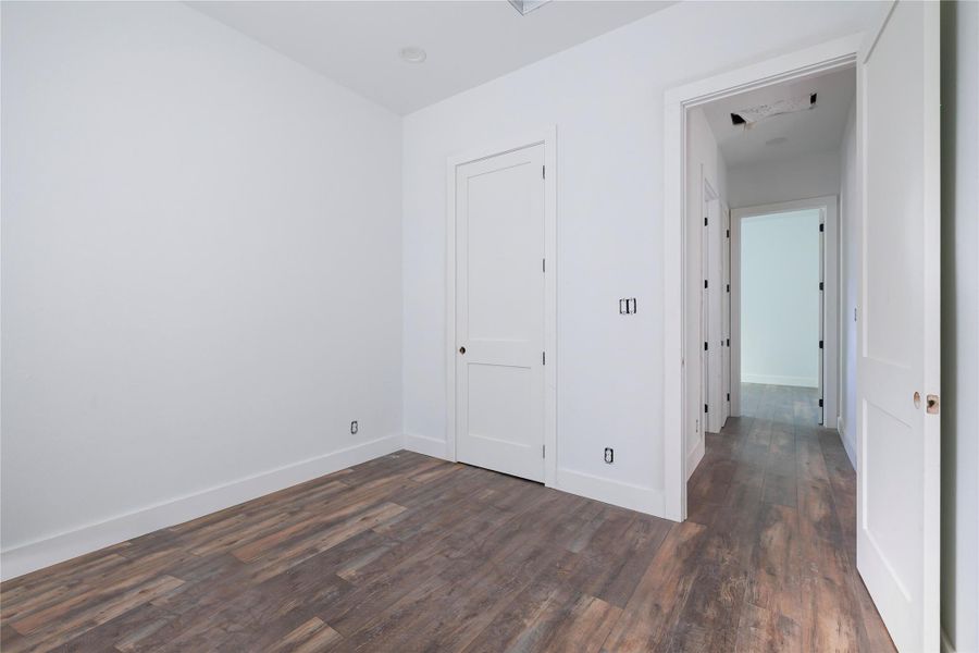 Spacious, unfurnished interior of a new home in , Huntsville (Image 19).