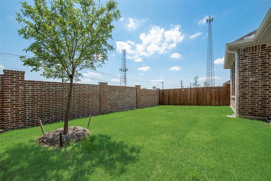 Front exterior of a new home in Walden Pond, Forney, TX, highlighting curb appeal (Image 20).