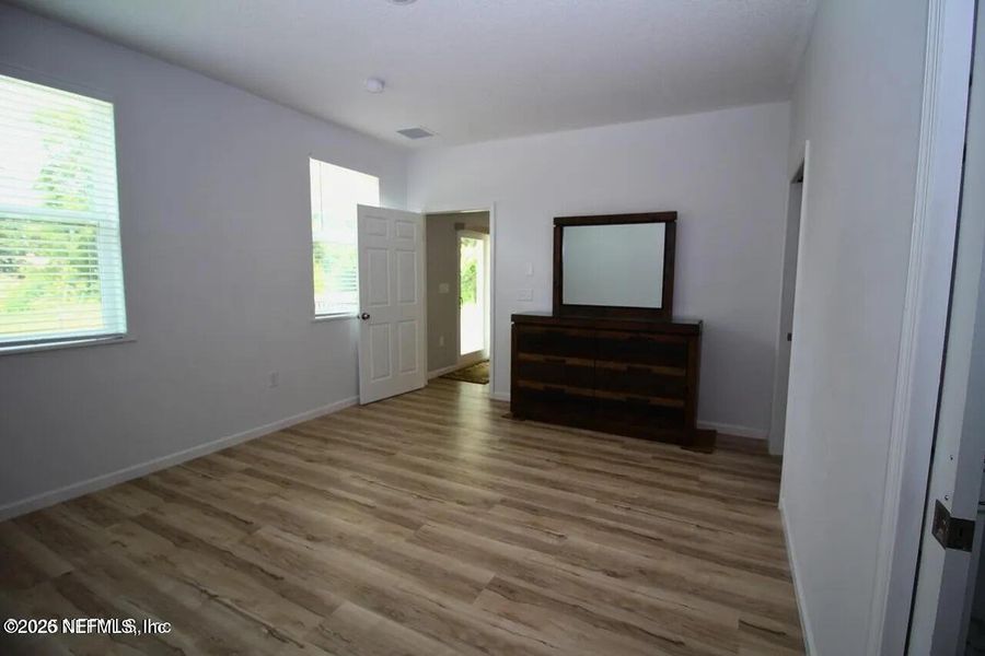 Spacious, unfurnished interior of a new home in , Jacksonville (Image 15).