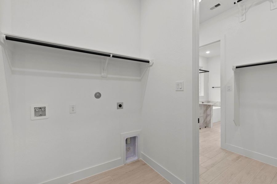 **Photos are representative of the floor plan and not of the actual home** **Photos are representative of the floor plan and not of the actual home**