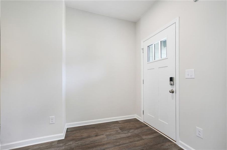 Spacious, unfurnished interior of a new home in Conner Springs, Social Circle (Image 13).