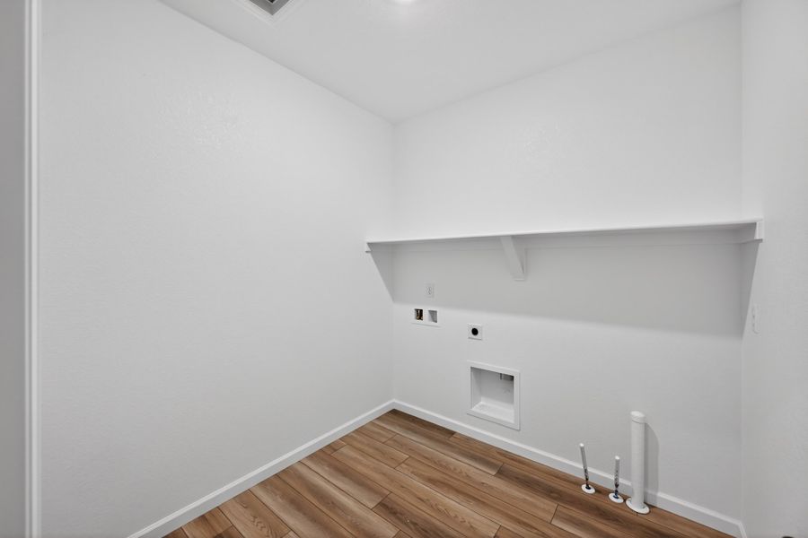 Spacious, unfurnished interior of a new home in The Aurora Highlands, Aurora (Image 23). Spacious, unfurnished interior of a new home in The Aurora Highlands, Aurora (Image 23).