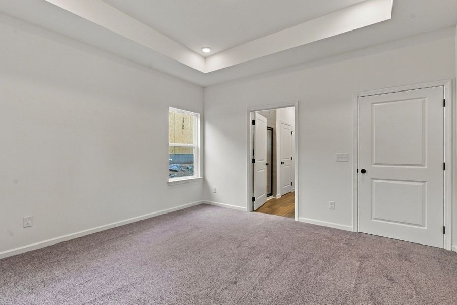 Spacious, unfurnished interior of a new home in Spring Branch, Smyrna (Image 27).