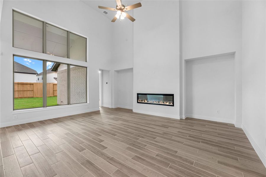 Spacious, unfurnished interior of a new home in Candela, Richmond (Image 12).