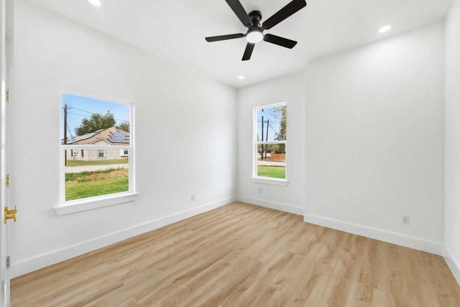 Spacious, unfurnished interior of a new home in , Bastrop (Image 22).