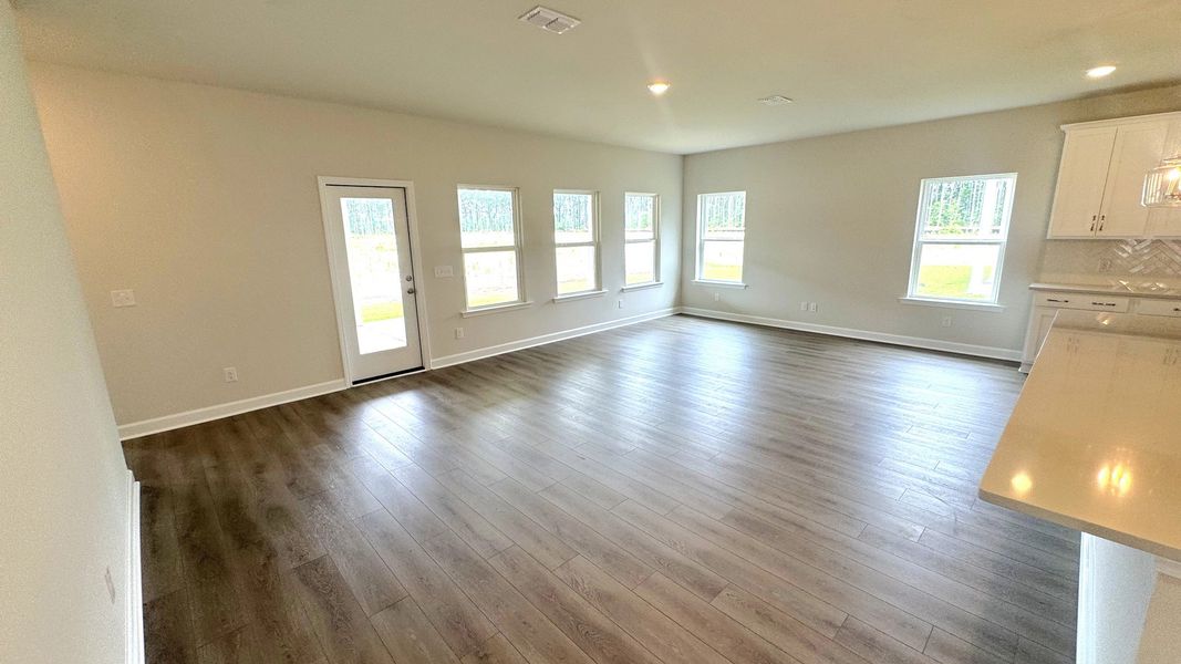 Spacious, unfurnished interior of a new home in Watson Hill, Summerville (Image 8).