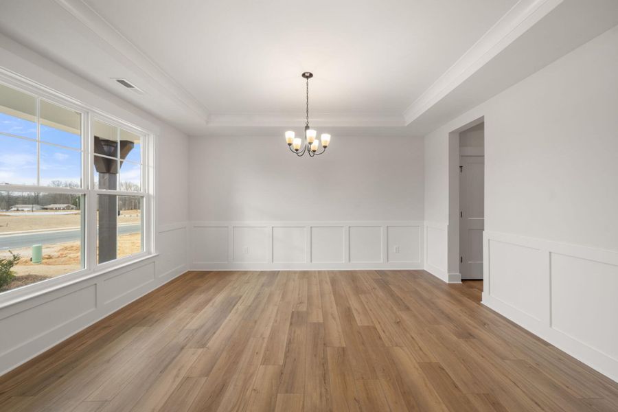 Spacious, unfurnished interior of a new home in Wexford, Elon (Image 23).