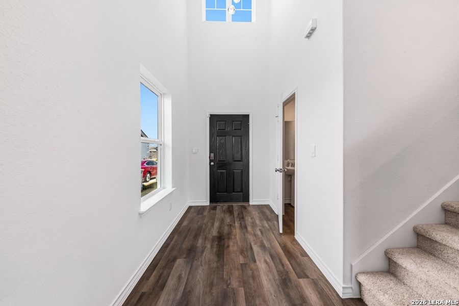 Spacious, unfurnished interior of a new home in Cinco Lakes, San Antonio (Image 22).