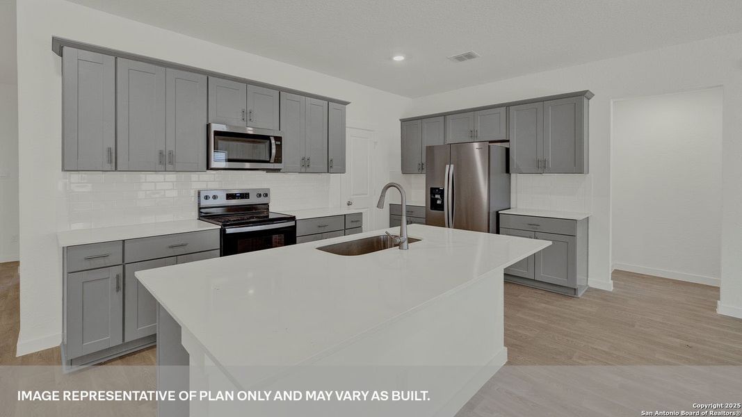 Furnished interior view inside a new home in Sonoma Oaks, Fredericksburg (Image 4).