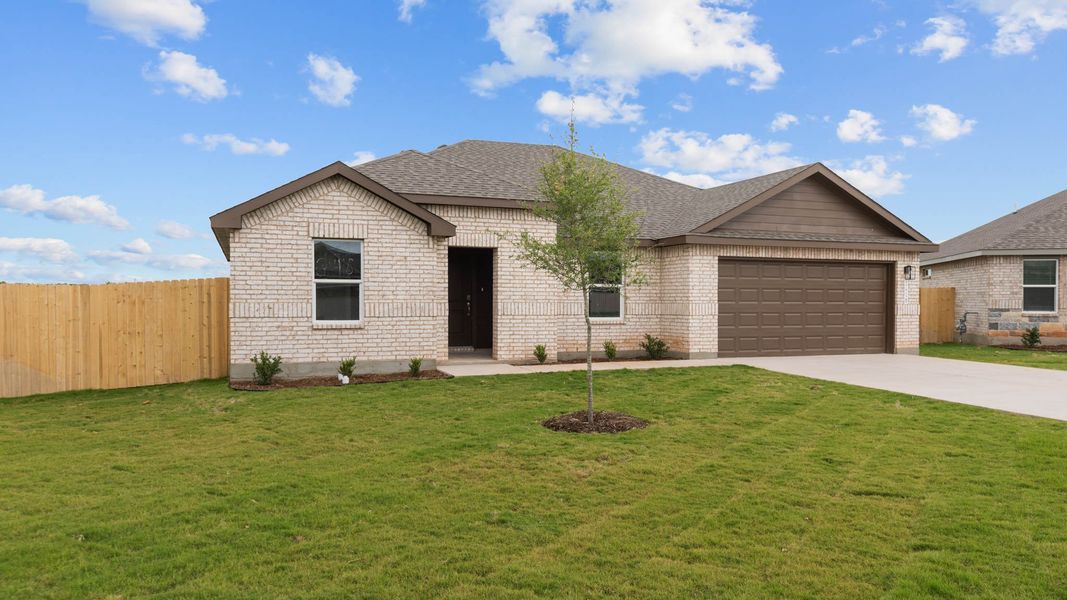 Representative exterior details of a home built from the Bandera by D.R. Horton in Heritage Parks, Abilene (Image 4).