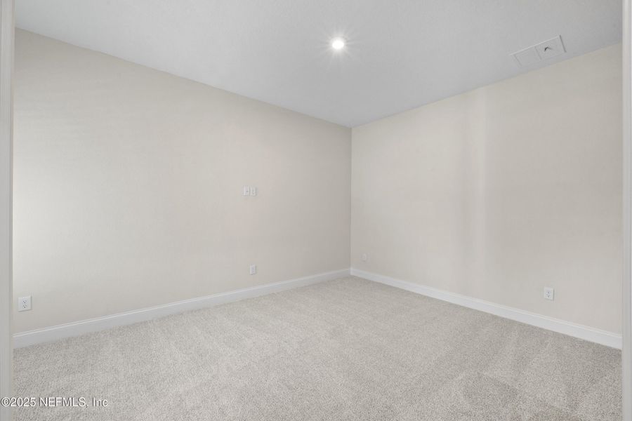 Spacious, unfurnished interior of a new home in , Jacksonville (Image 27).