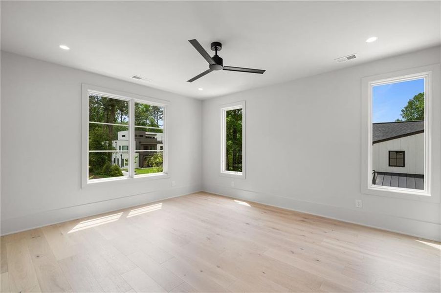 Spacious, unfurnished interior of a new home in , Alpharetta (Image 24). Spacious, unfurnished interior of a new home in , Alpharetta (Image 24).