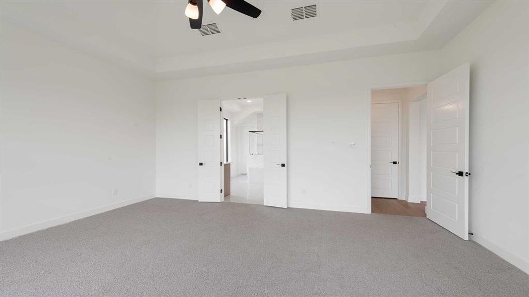 Spacious, unfurnished interior of a new home in Sweetgrass, Haslet (Image 23).