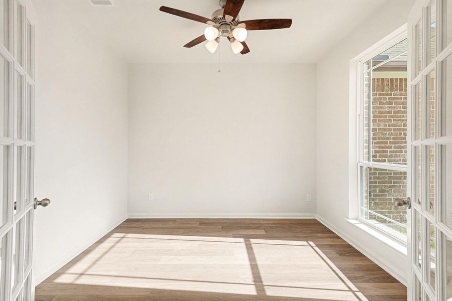 Spacious, unfurnished interior of a new home in Oakwood Ranch, Willis (Image 26).