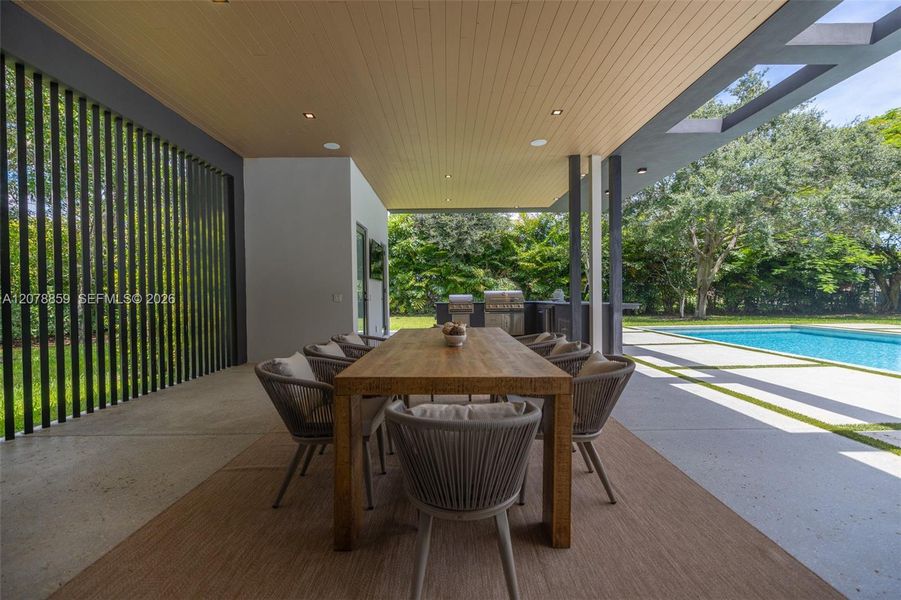 Outdoor Dining Room