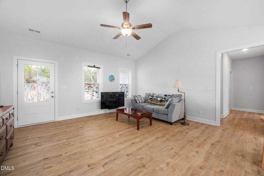 25-web-or-mls-6056-old-smithfield-rd