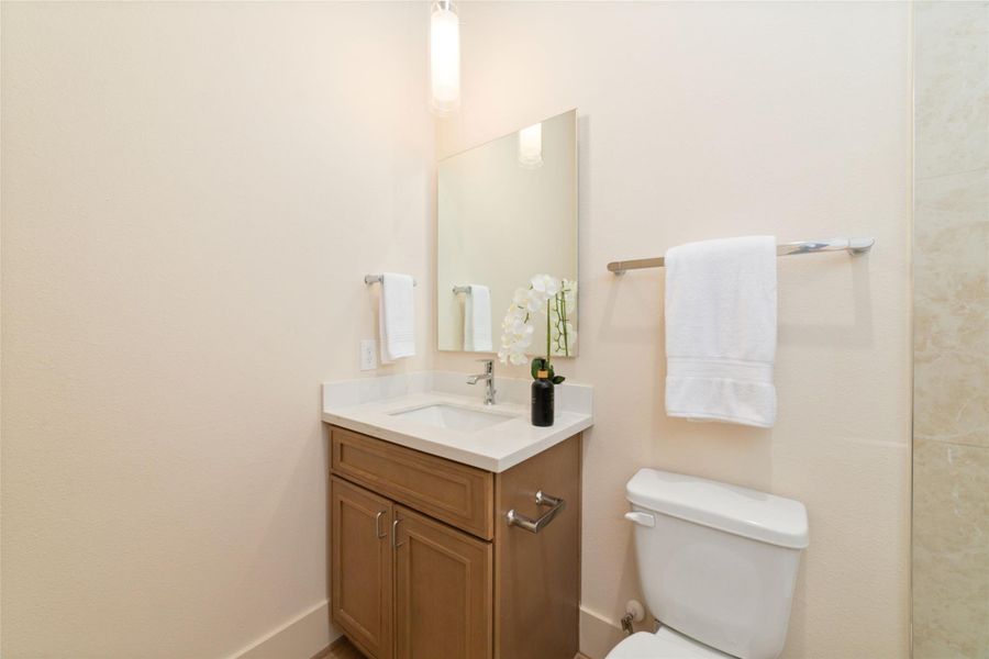 1/2 Bath on 1st Floor 1/2 Bath on 1st Floor