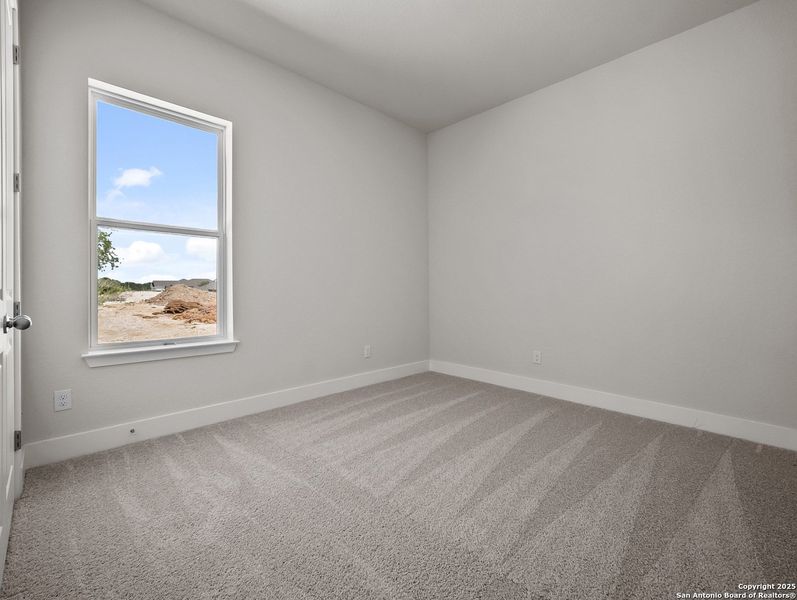 Spacious, unfurnished interior of a new home in Cibolo Crossing, Universal City (Image 14).