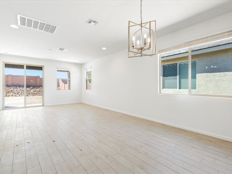 Spacious, unfurnished interior of a new home in Las Patrias at Star Valley Phase III - Signature Series, Tucson (Image 7).