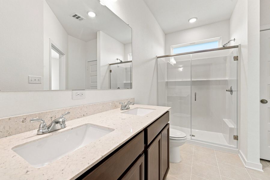 Furnished interior view inside a new home in Sterling Ridge, Huntsville (Image 4).