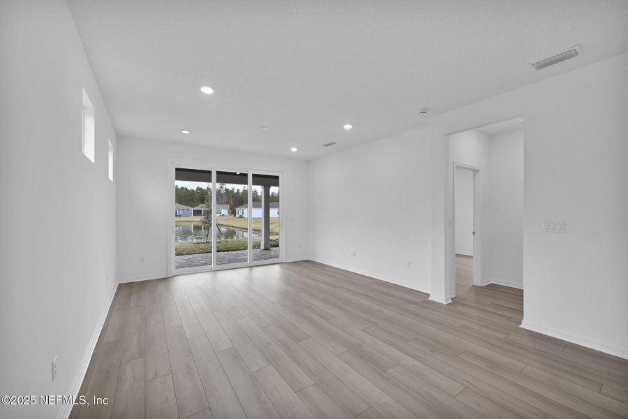 Spacious, unfurnished interior of a new home in , Yulee (Image 26).