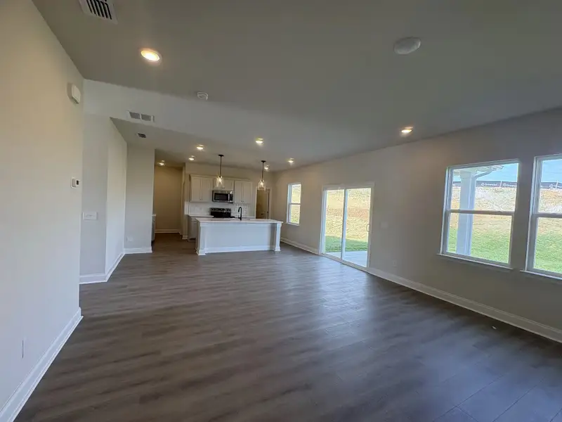 Spacious, unfurnished interior of a new home in Cades Bluff, Lebanon (Image 11).