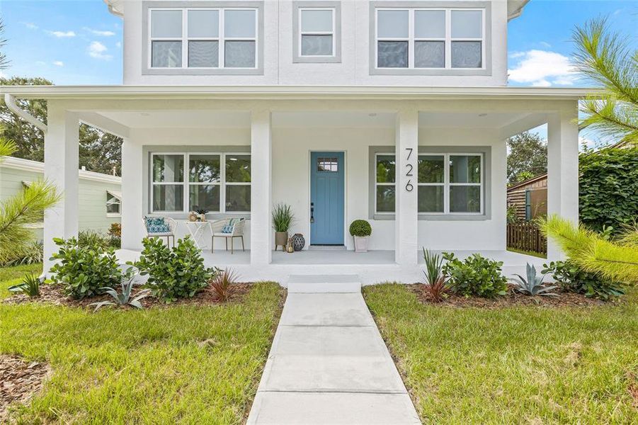 Exterior details and patio area of a home in , St. Petersburg (Image 24).